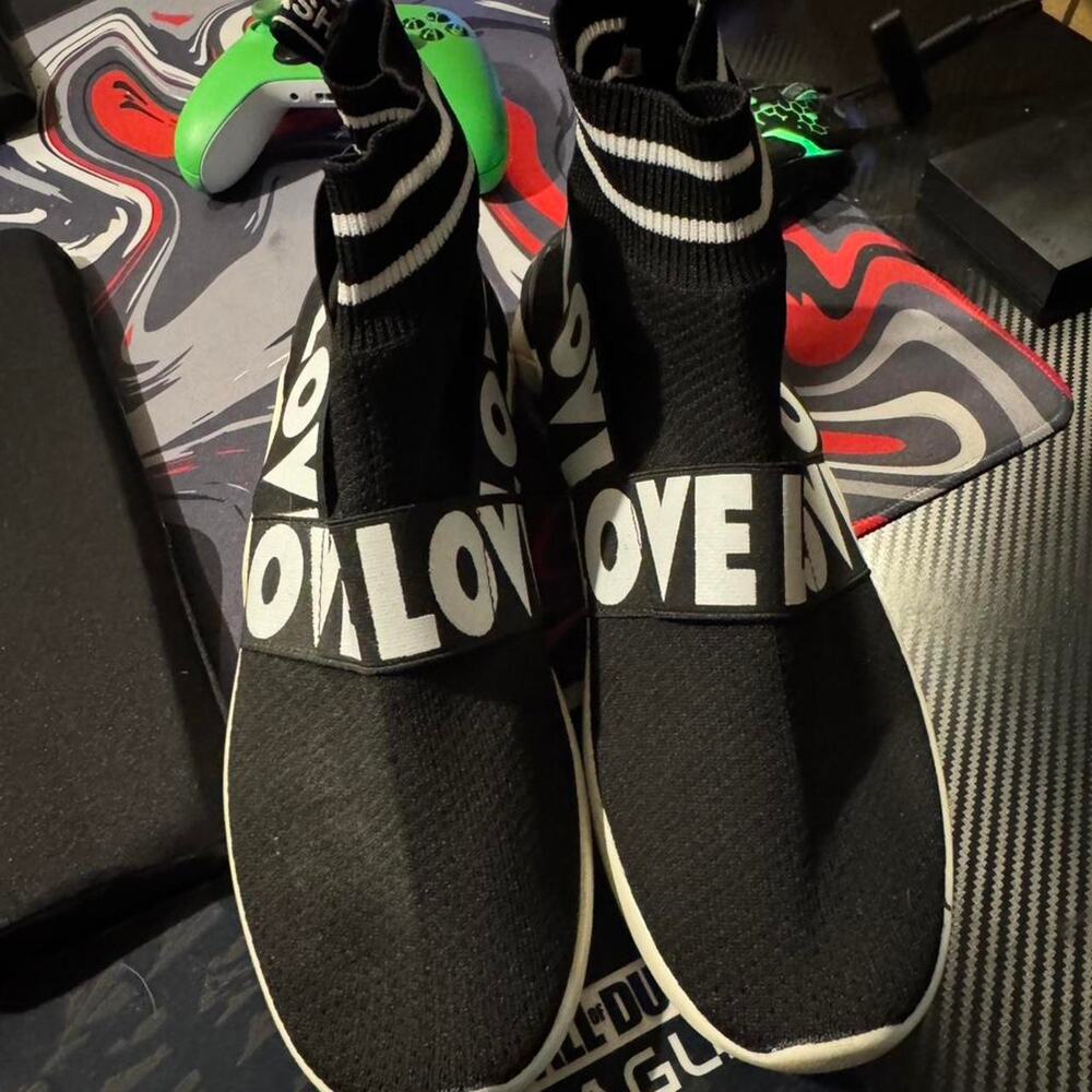 Blackwhite love fashion sneakers size